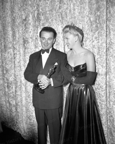8x10 Print Ginger Rogers Miklos Rozsa 1946 Oscars Ceremony #MRGR