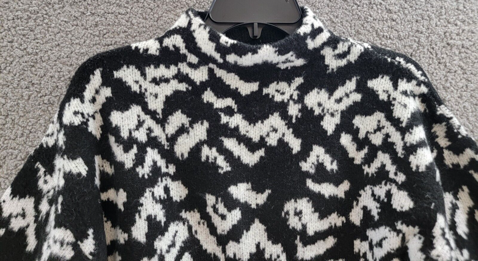 AQUA Animal Print Mock Neck Sweater Women's XS Black/Ivory Pullover Style L/S - Picture 3 of 15