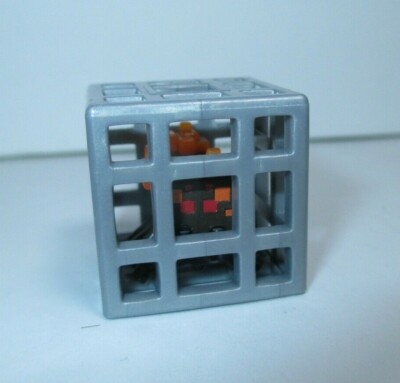 Minecraft Mini-Figures Obsidian Series 4 1'' Spider in Spawner Figure Mojang