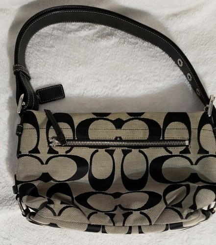 COACH Signature Shoulder Bag F15068 Tan/Black Canvas/Leather COACH Signature Shoulder Bag F15068 Tan/Black Canvas/Leather