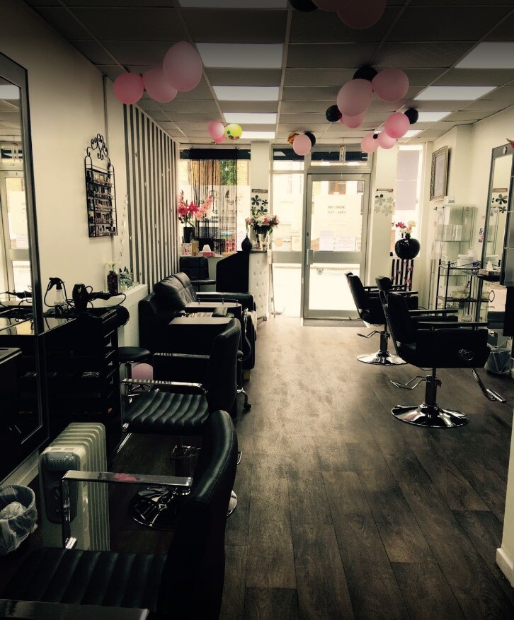 Amazing Hair & Beauty salon for sale in Leytonstone E11 in Leyton