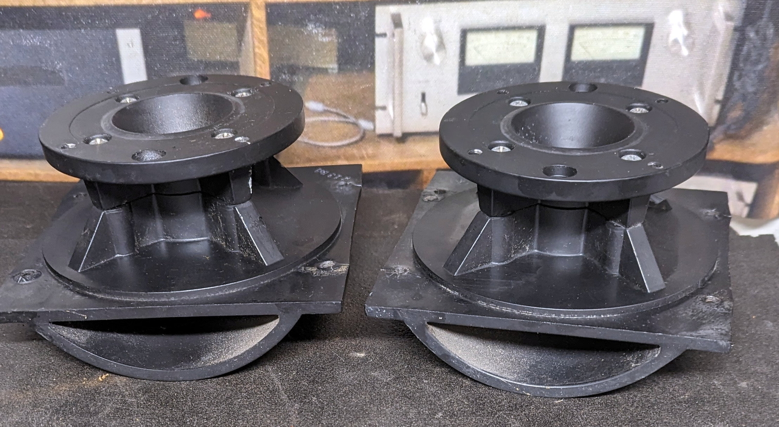 2 JBL Baby Buttcheek horns