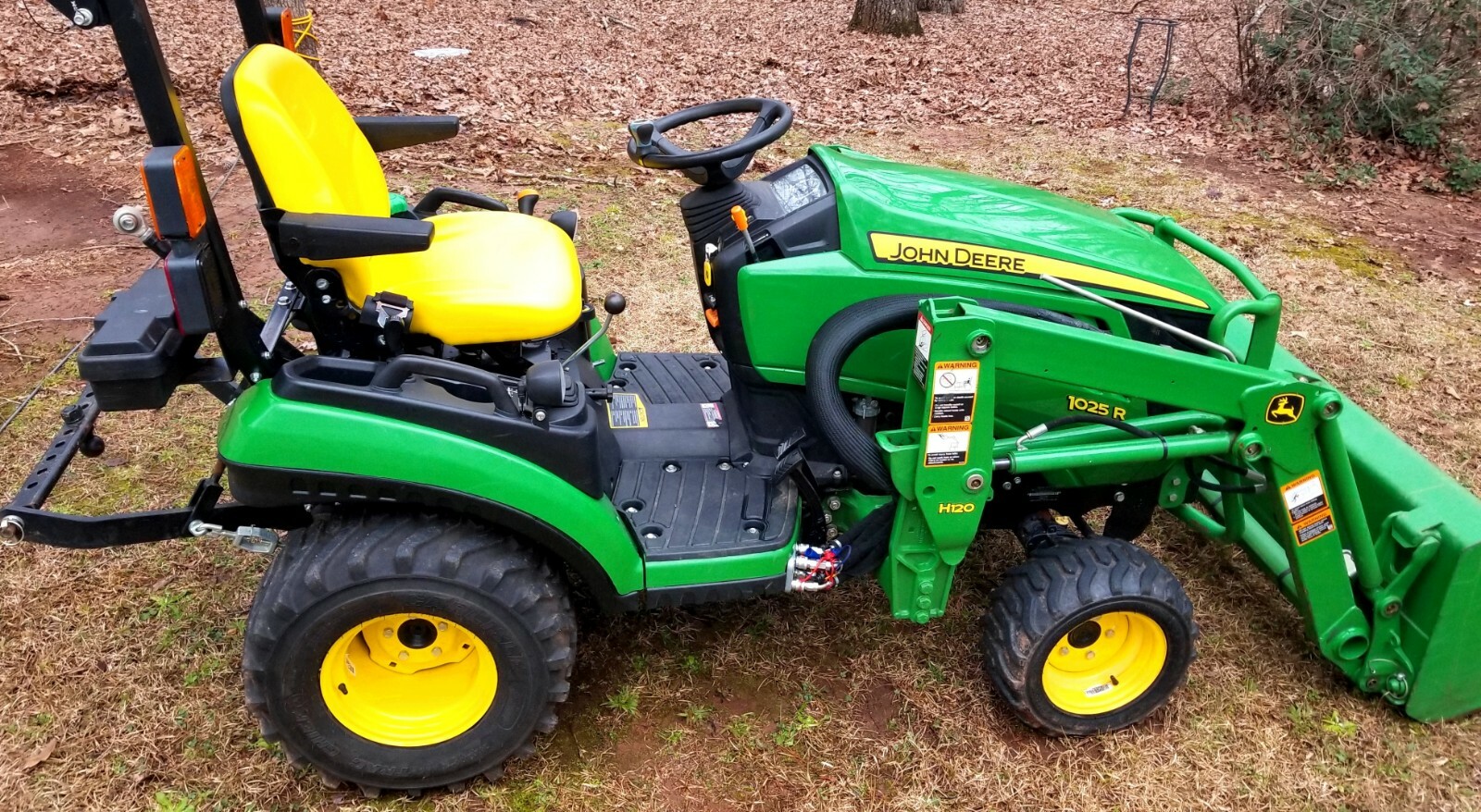NICE~2016 John Deere 1025R~4X4 TRACTOR~(54