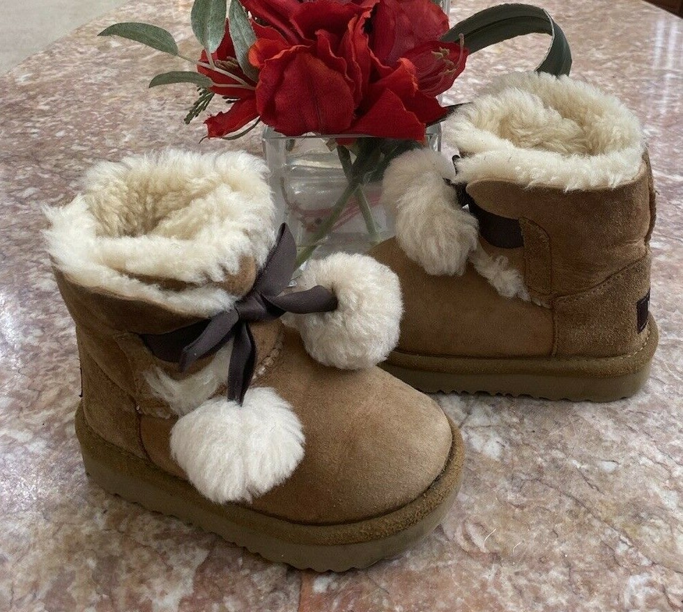 【新品未使用】UGG トドラー ジータ GITA 1017403T T/CHE Uggs Gita Toddlers Girls Chestnut Boots S/N 1017403T Size 8