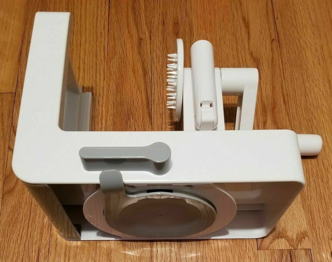 OXO Good Grips Tabletop Spiralizer StrongHold Suction Blades Vegetable Fruit