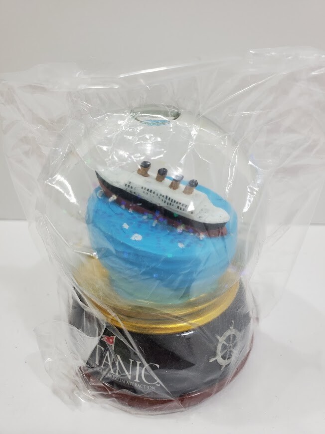 Titanic Museum Snowglobe 3.5", New in box 