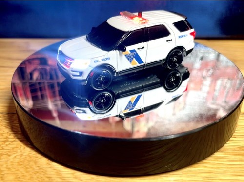 【改造】1/64 グリーンライト LAPD FORD explorer3台セット s-l400.jpg