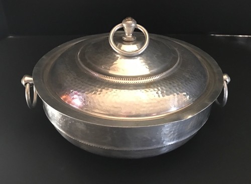 VTG Hammered Aluminum Covered Serving Dish Casserole w Pyrex 1.5 Qt Insert