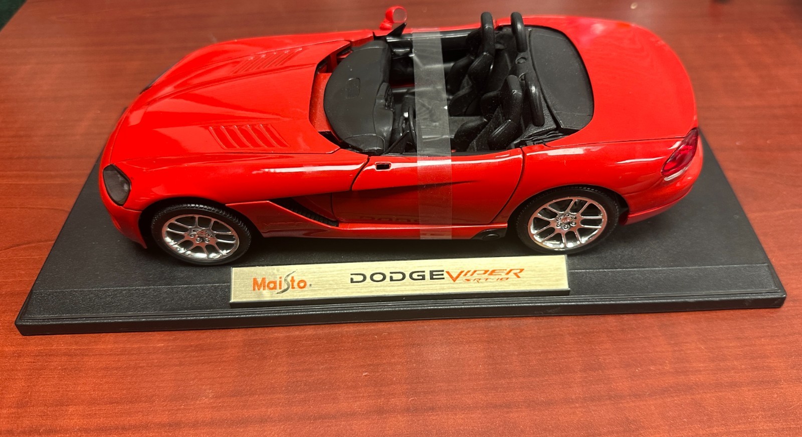 Maisto Special Edition 2003 Dodge Viper SRT-10 Rep Firmly Planted On Pedestal