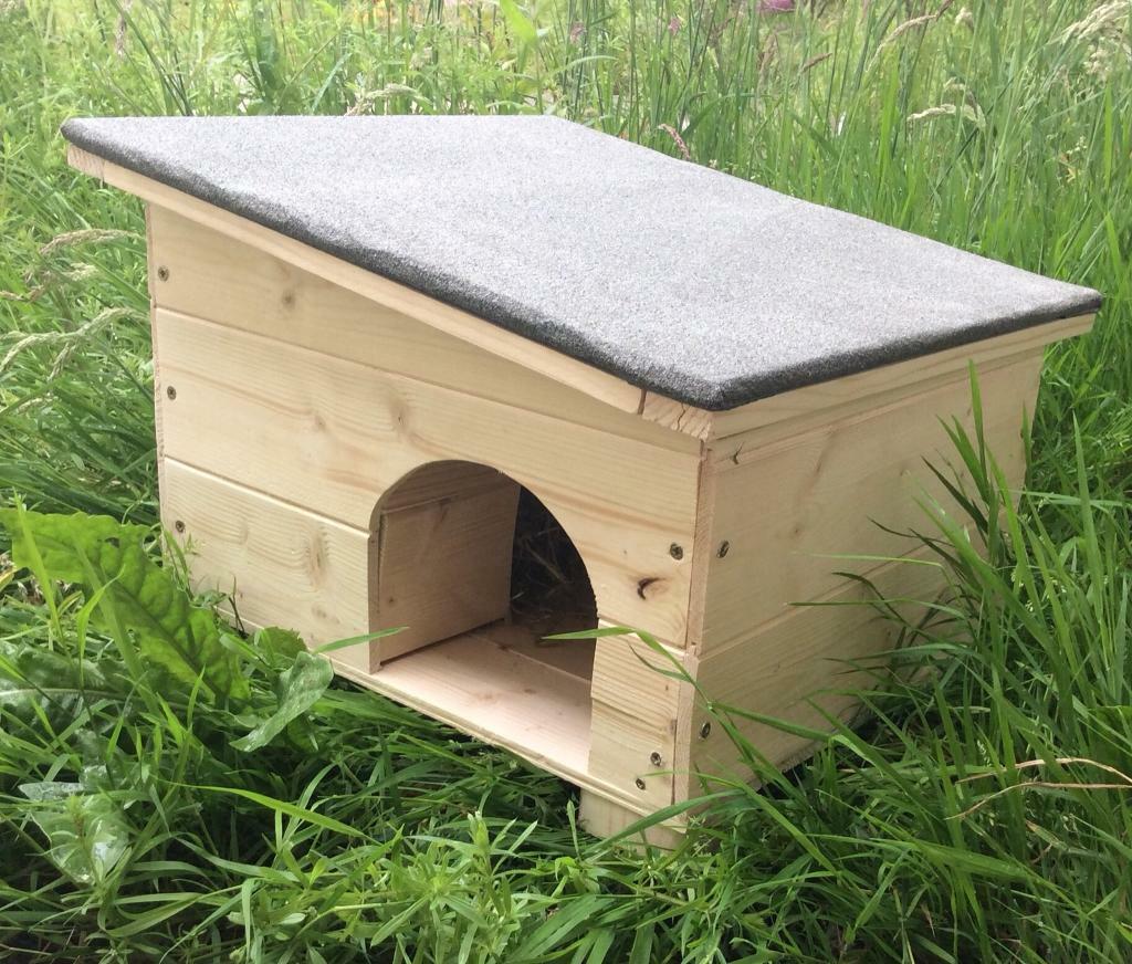 Quality Wooden Hedgehog House/Hibernation Box With Felt Roof Fully