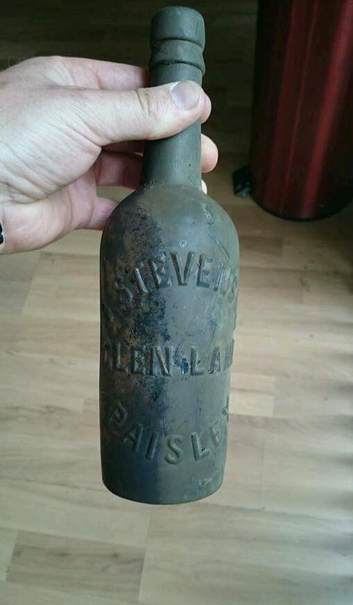 D stevenson Glen lane paisley bottle snail in bottle case Donaghue case