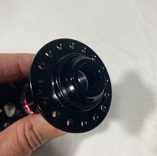 Novatec D791SB-15 (100x15mm) Black 32 Hole Front MTB/Road Hub Disc