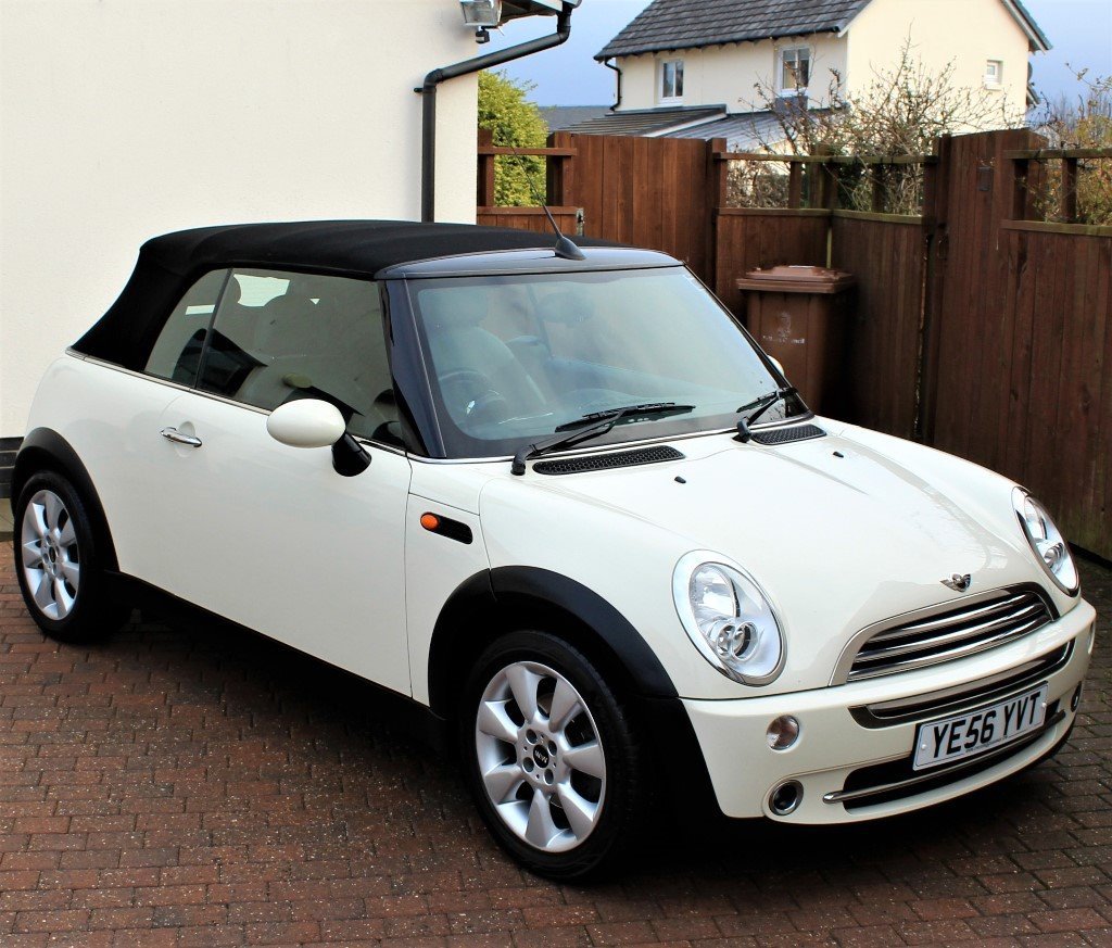 How To Open Mini Cooper Convertible Roof Manually / Mini Cooper