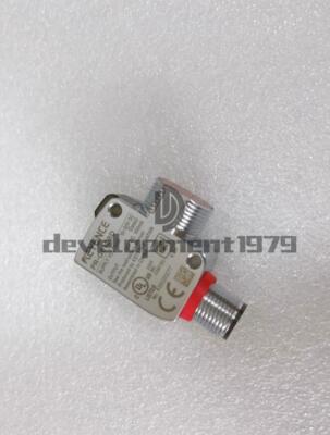 ONE new Keyence PR-G61CBD Self-contained Photoelectric Sensor