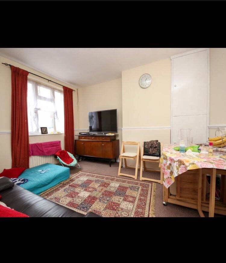 Spacious 2 bed flat in Chadwell Heath part dss in Romford