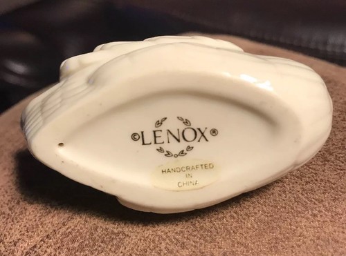 Lenox Collection Swan Ivory Fine China Trimmed 24K Gold Elegant Bird Figurine