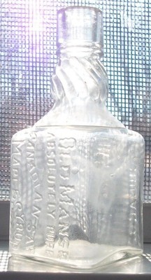 SUPER NEAT WHISKEY SHAPE OLD MANSE ABSOLUTELY PURE CANADIAN MAPLE SYRUP CHICAGO