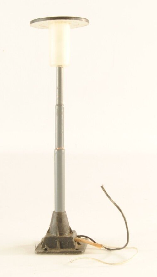 Lampione da parco a bulbo modello ottone x stazione diorama plastico H0 1:87