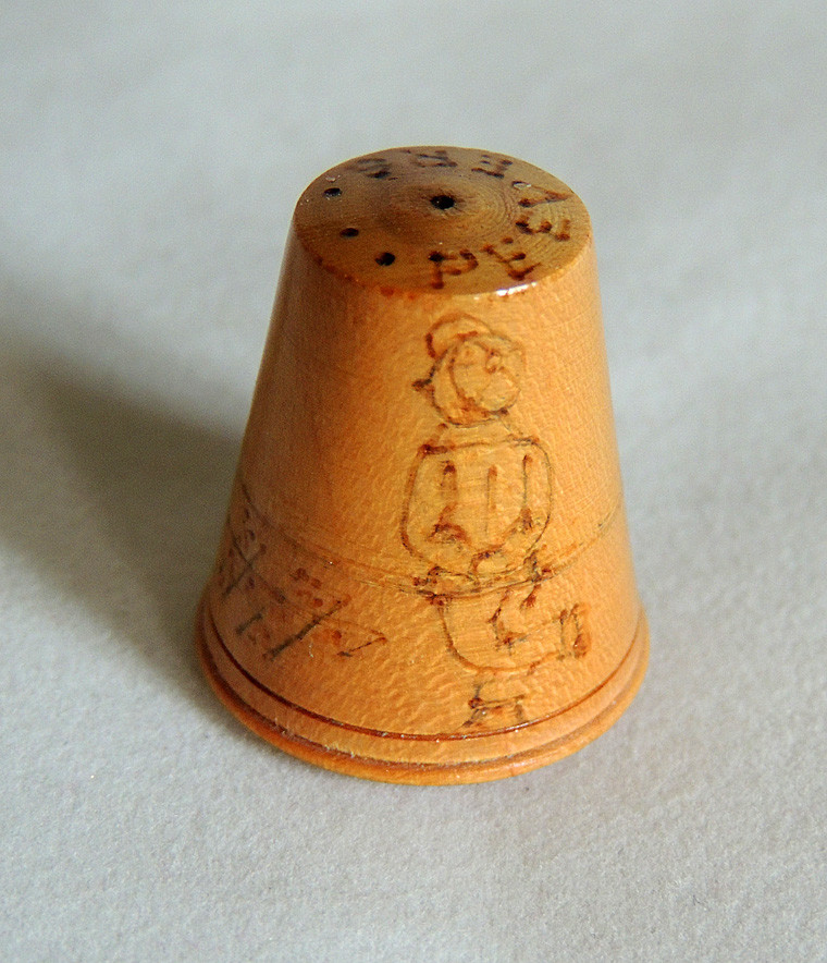 5 Wooden Thimbles.. Pyrography Scottish Children Games.. Vintage Handmade