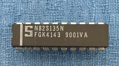 Signetics N82S135N 256 x 8 IC TTL OTP PROM PDIP20 NOS