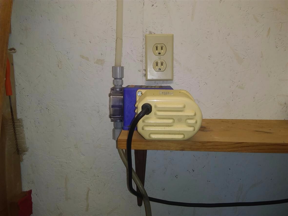 210 Gallon Acrylic Tank & all equipment, 7 feet long by 2 feet by 2 feet