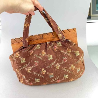 Vintage Wood Fram Tapestry Purse - 1940s - Carpet Bag - Top Handle - Hand Bag