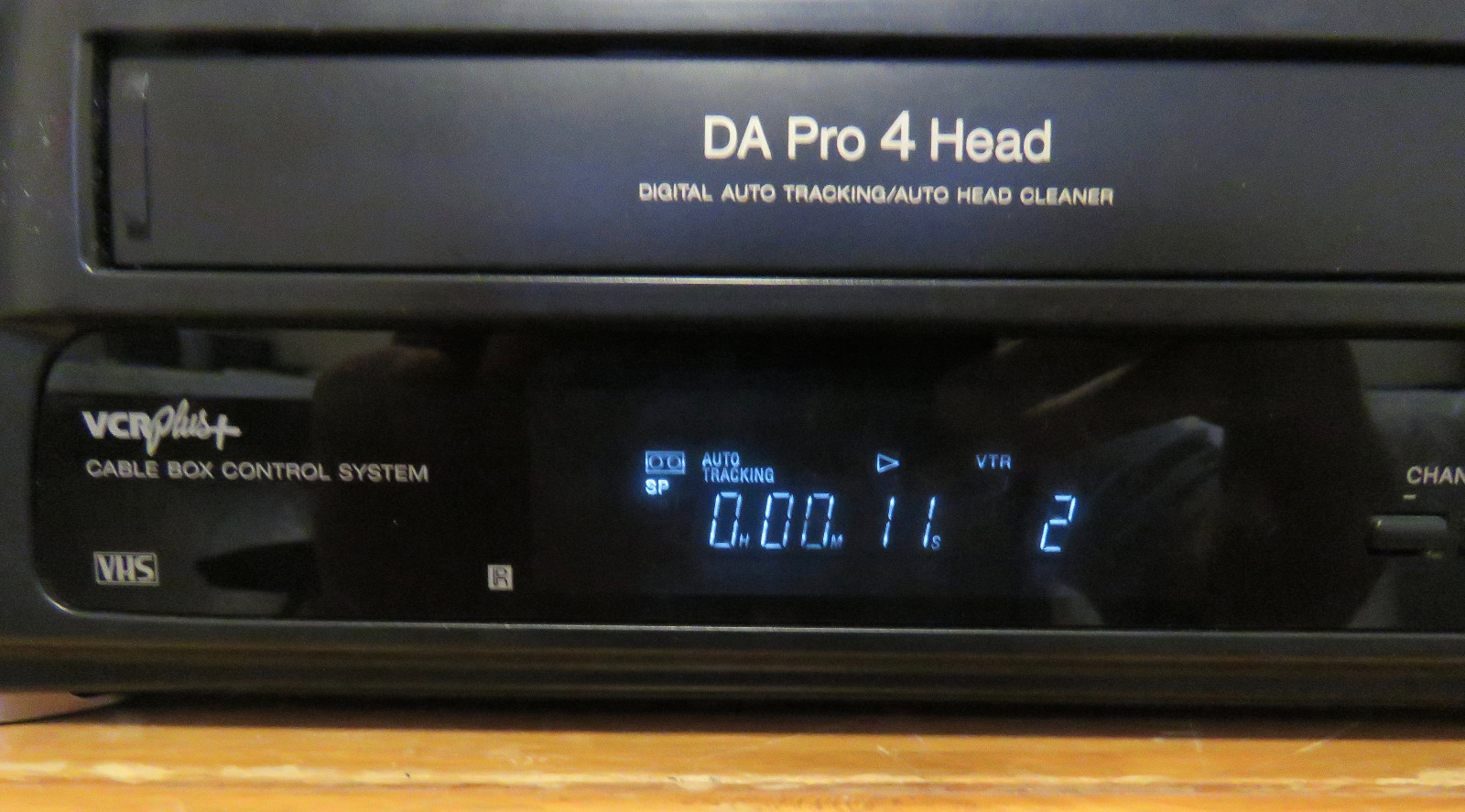 Sony SLV-440 4 Head VHS VCR Video Cassette Player/Recorder w/Remote