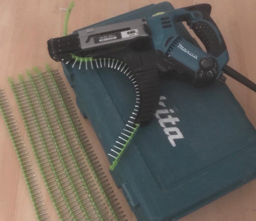 Makita auto Screw Gun 240v And screws in Hull, East Yorkshire Gumtree