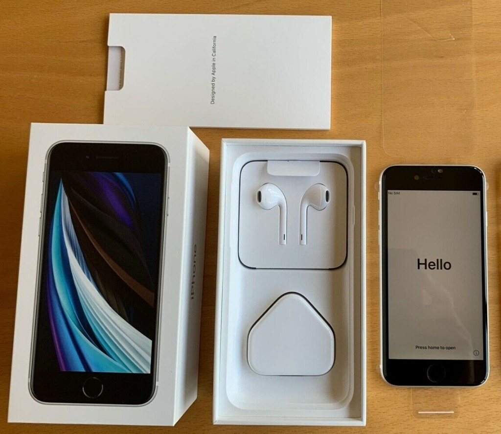 Apple Iphone Se 128gb Black Excellent Condition Unlocked W Box Accessories In North London London Gumtree