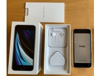 Apple iPhone SE 128gb Black Excellent Condition! Unlocked w Box + Accessories!