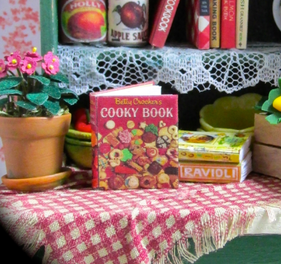 BETTY CROCKER'S CHRISTMAS Cooky Cookbook Miniature 1:12 Scale Book