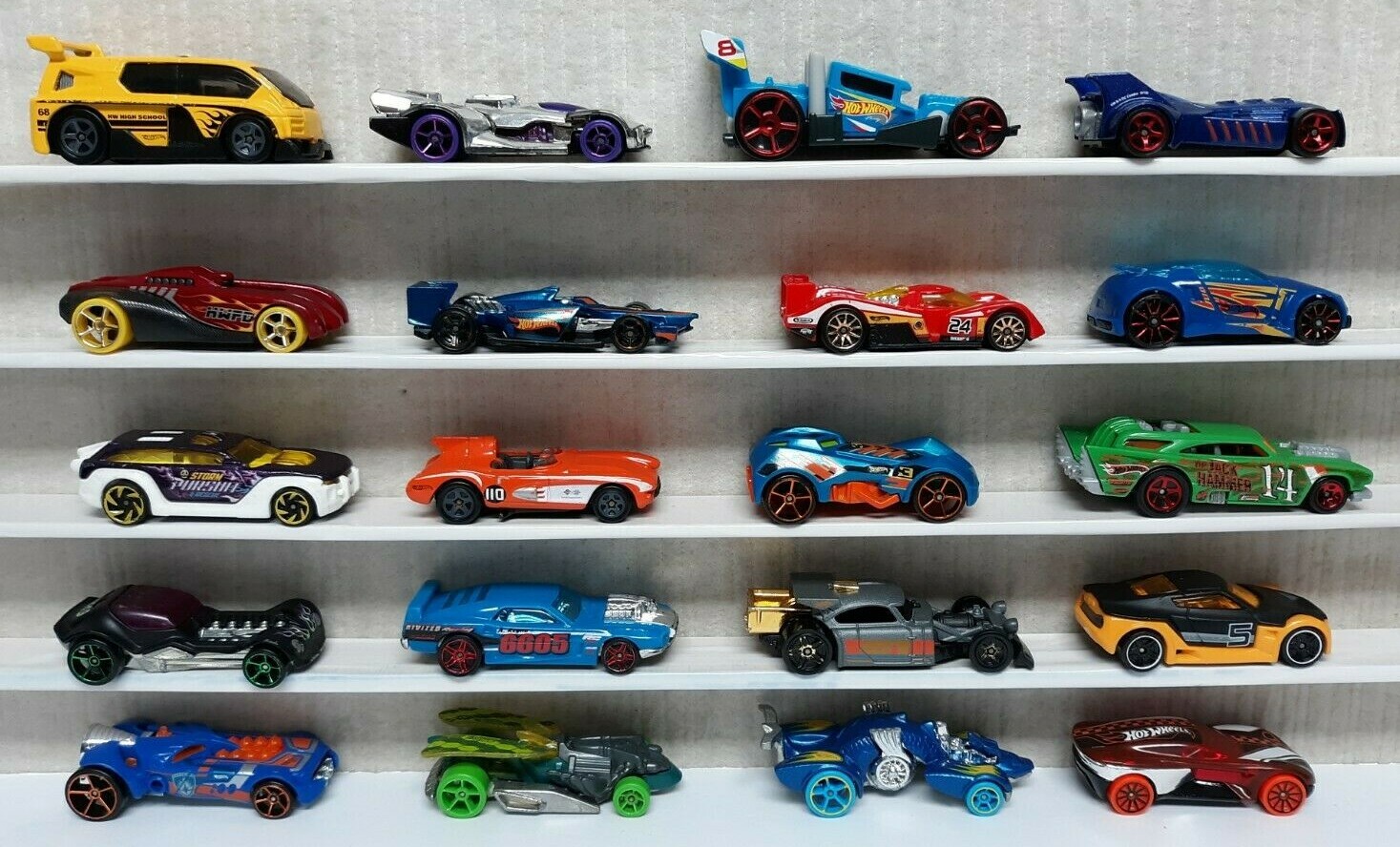HOT WHEELS - Used Out of Box Toys Cars - MIXED UNSPECIFIED