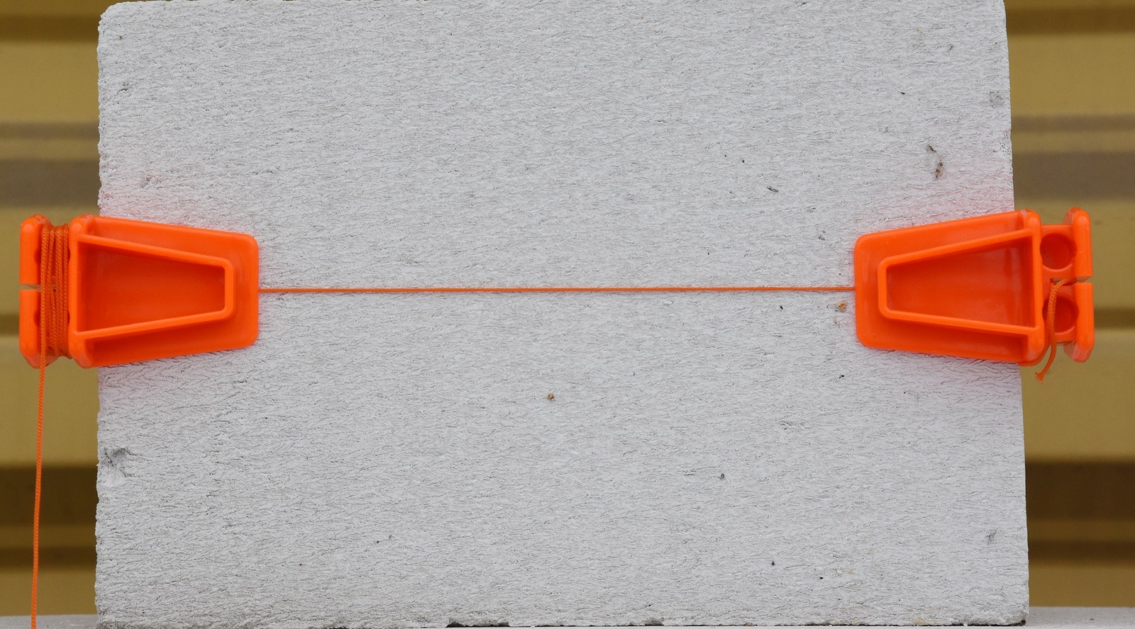 Schnurspannklötze 2-teilig mit 18m Richtschnur Schnurspannerklotz Maurerecke NEU