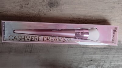 Real Techniques Cashmere dreams brush 014
