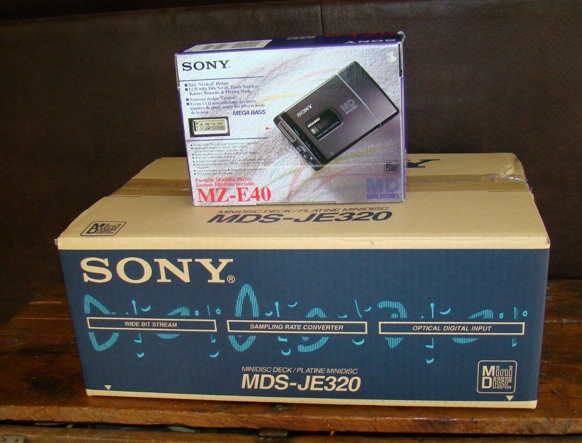 SONY MDS-JE320 HOME RECORDING MINI DISC DECK W/ SONY MZ-E40 -BUNDLE -USED IN BOX