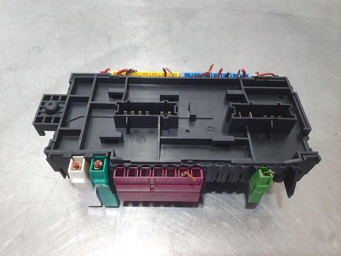 2017 Cla Class MERCEDES FUSE BOX C117 ENGINE BAY 10/13-02/19  A2469067100 image 2