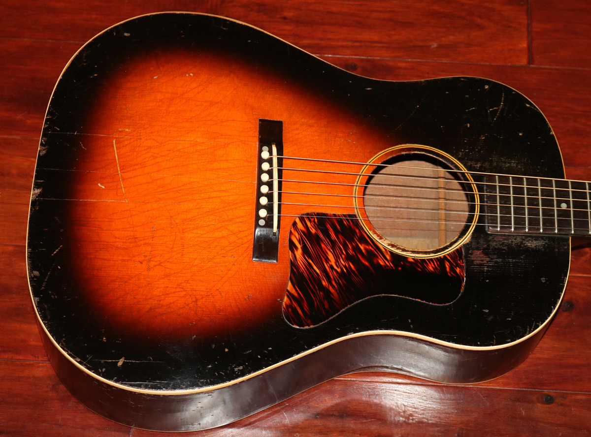 1937 Gibson J-35 Acoustic Guitar  (GIA0619)