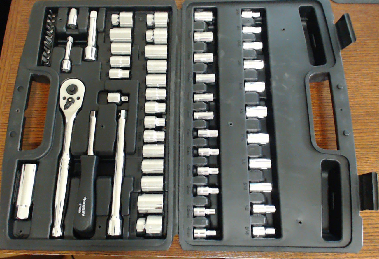 Husky 60-piece Drive Universal Mechanics Tool Set