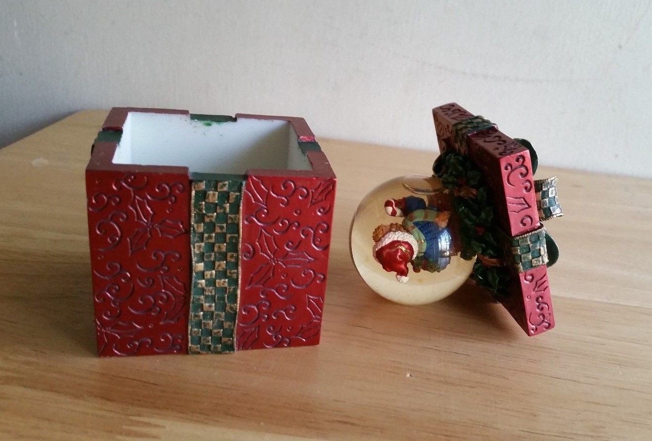 CHRISTMAS TEDDY BEAR SNOW GLOBE REVERSIBLE TOP GIFT BOX