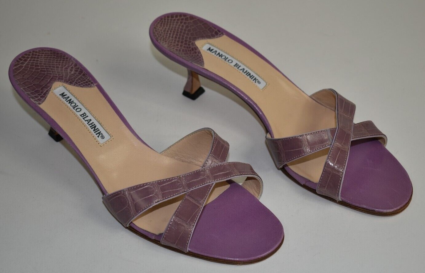 $2625 NEW Manolo Blahnik CALLAMU Lilac ALLIGATOR CROCODILE