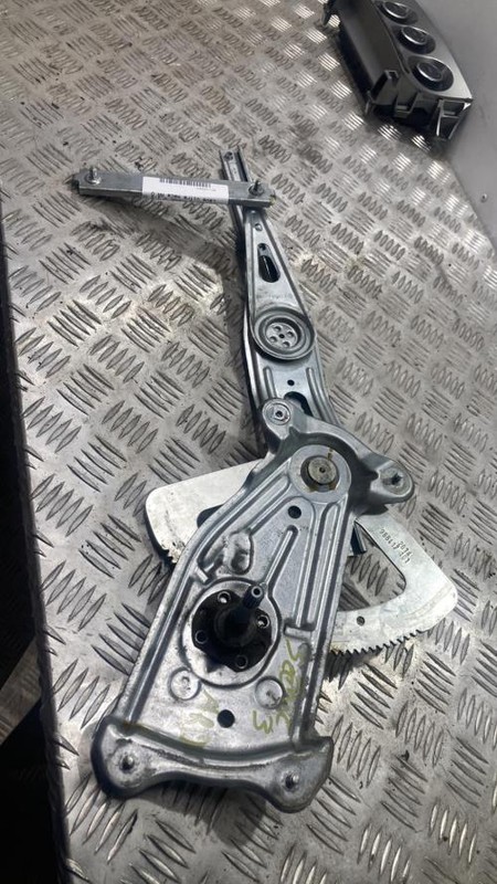 Leve Vitre Mecanique Arriere Droit Renault Scenic 3 Phase 3 827200005r