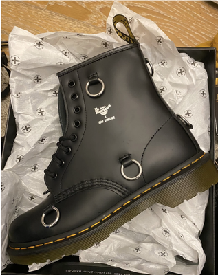 Simons hotsell doc martens