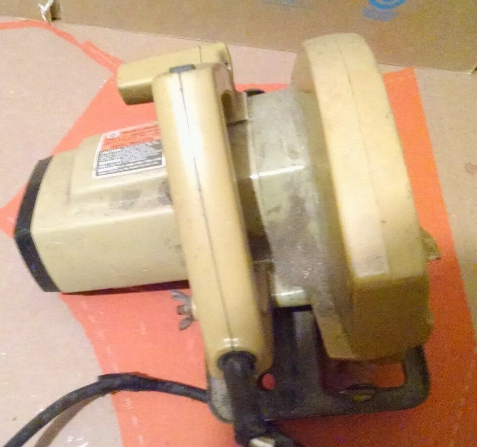 H3 Vintage BLACK & DECKER #7308 7-1/4'' Circular Saw - U.S.A.