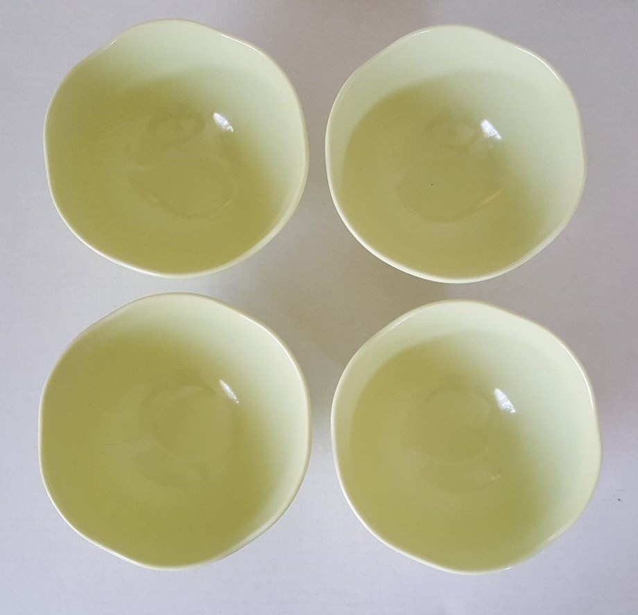 Target Home 4 Melamine Bowls Sunday Brunch Celery Green Footed Scalloped edge
