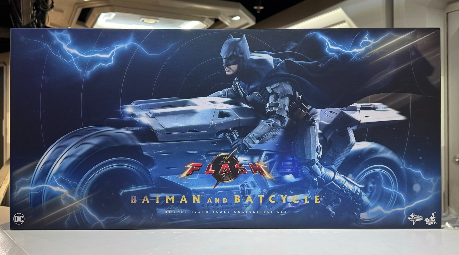 🔥 Hot Toys MMS705 The Flash Batman & Batcycle (Set of 2) 1/6 NEW