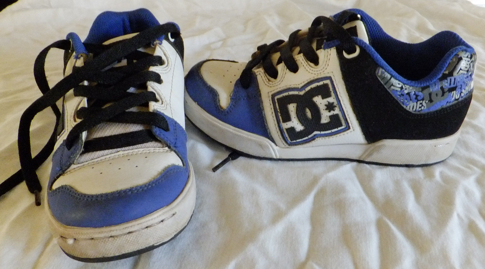 Zapatos superiores de cuero DC para niños