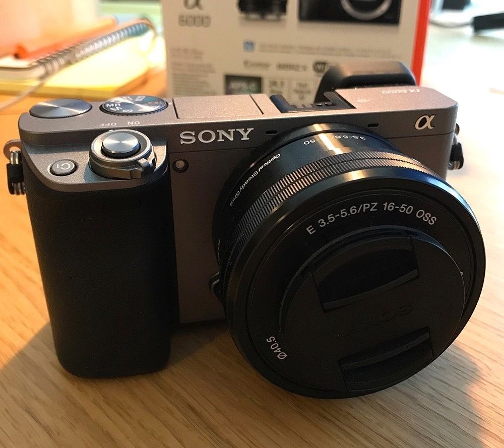 Sony A6000 silver/graphite, mirrorless camera and kit 1650mm lens