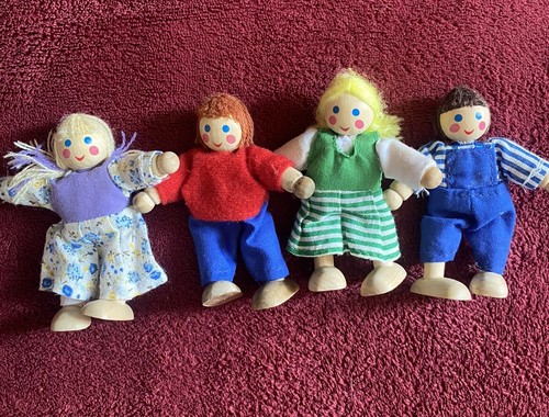 Wooden Family Bendable Miniatures 3.5&rdquo;