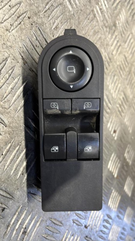 Interrupteur De Leve Vitre Opel Zafira B 13228877
