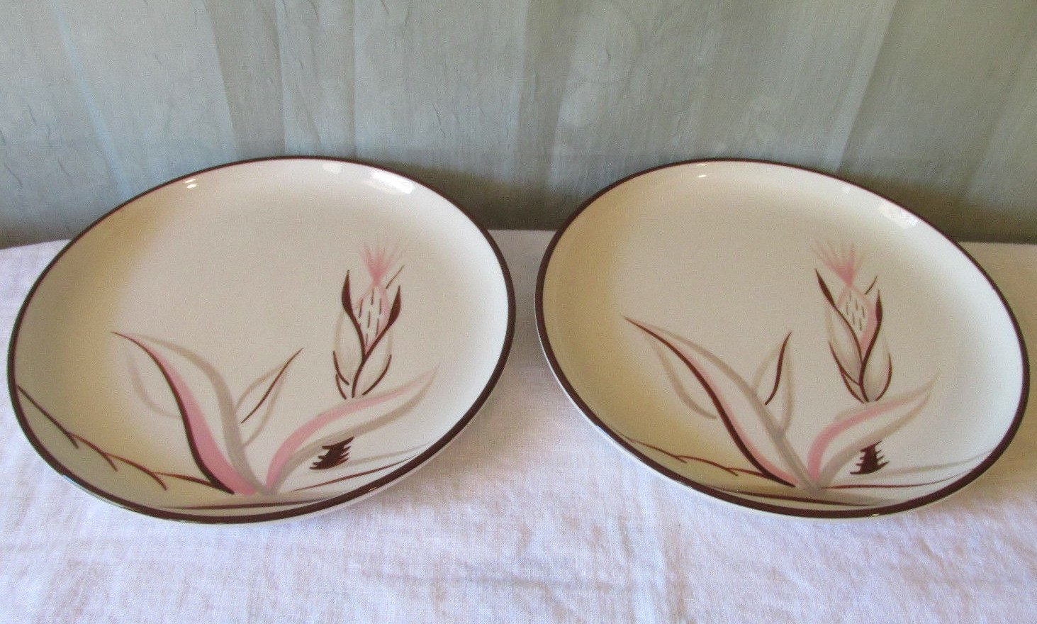 Winfield Ware 'Pink Dragon Flower' Dinner Plates: 10 1/4